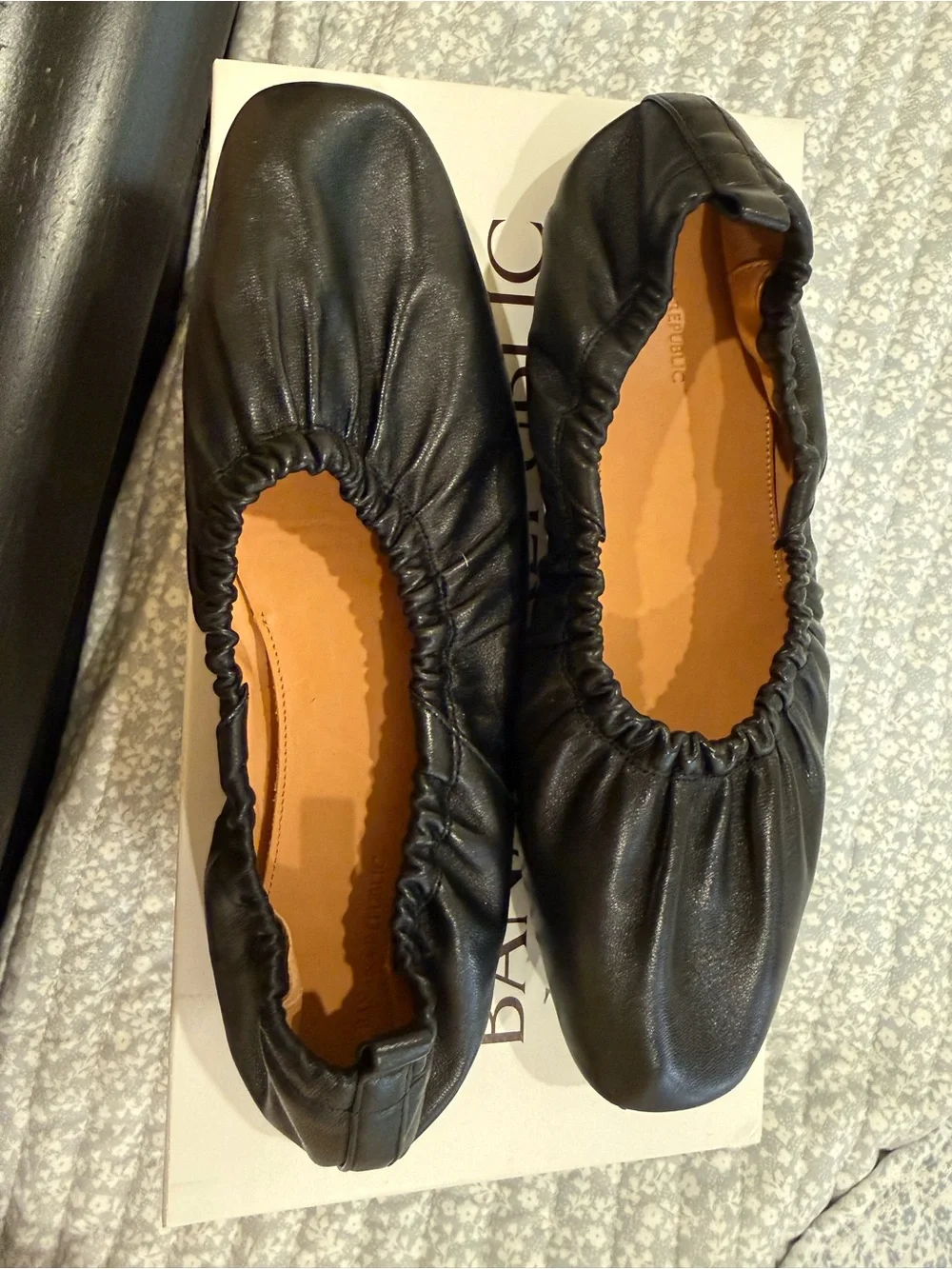 Banana Republic Black Leather Gathered Ballet Flats